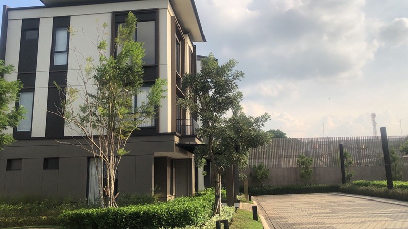 Dijual rumah 3 lantai di Cluster Rivella, Altea Boulevard Cibubur Dekat tol Jatikarya, fasilitas premium,