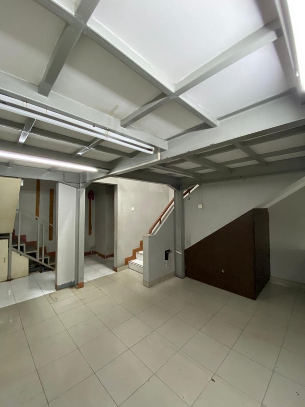 Dijual Ruko 4 Lantai + Mezanine di Kembangan, Jakarta Barat - Lokasi Strategis, Bangunan Bagus dan Kokoh!