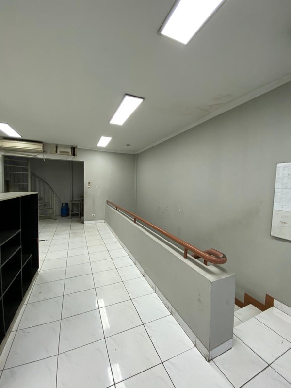 Dijual Ruko 4 Lantai + Mezanine di Kembangan, Jakarta Barat - Lokasi Strategis, Bangunan Bagus dan Kokoh!