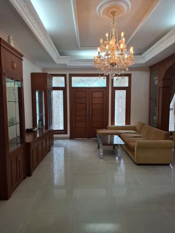 Disewakan Rumah Mewah Semi Furnish Dalam Perum Bale Agung, Sinduadi, Mlati, Sleman