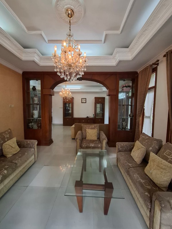 Disewakan Rumah Mewah Semi Furnish Dalam Perum Bale Agung, Sinduadi, Mlati, Sleman