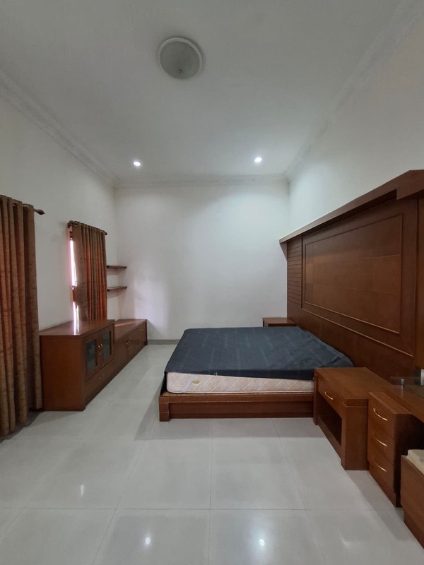 Disewakan Rumah Mewah Semi Furnish Dalam Perum Bale Agung, Sinduadi, Mlati, Sleman