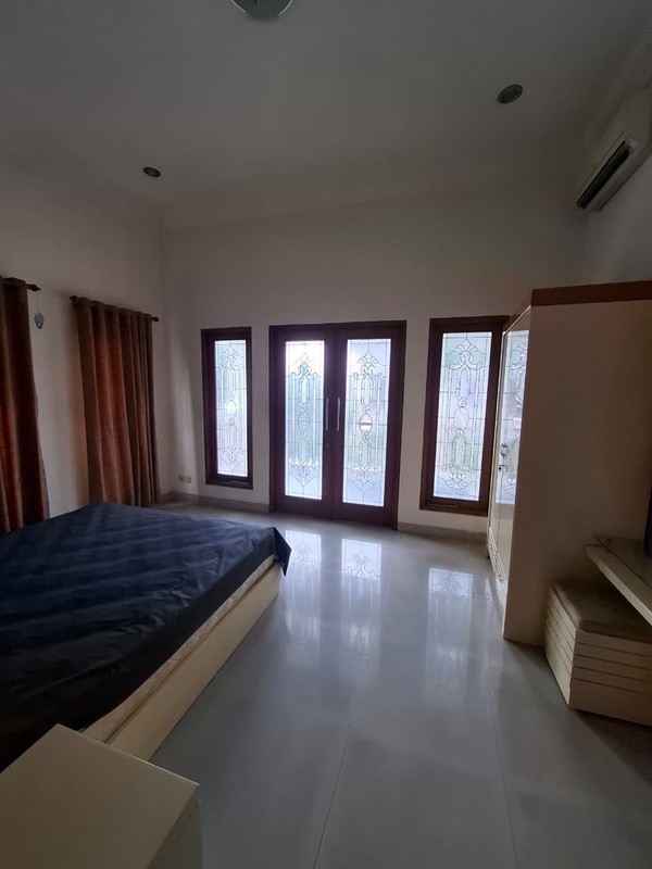 Disewakan Rumah Mewah Semi Furnish Dalam Perum Bale Agung, Sinduadi, Mlati, Sleman
