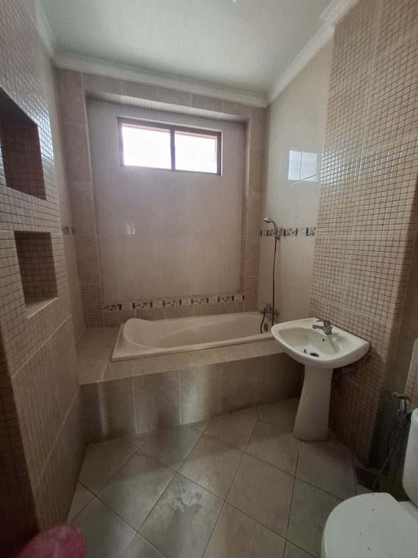 Disewakan Rumah Mewah Semi Furnish Dalam Perum Bale Agung, Sinduadi, Mlati, Sleman