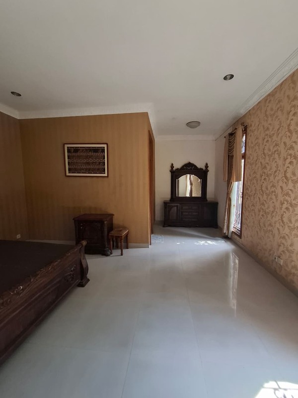 Disewakan Rumah Mewah Semi Furnish Dalam Perum Bale Agung, Sinduadi, Mlati, Sleman
