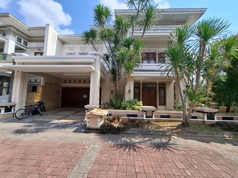 Disewakan Rumah Mewah Semi Furnish Dalam Perum Bale Agung, Sinduadi, Mlati, Sleman