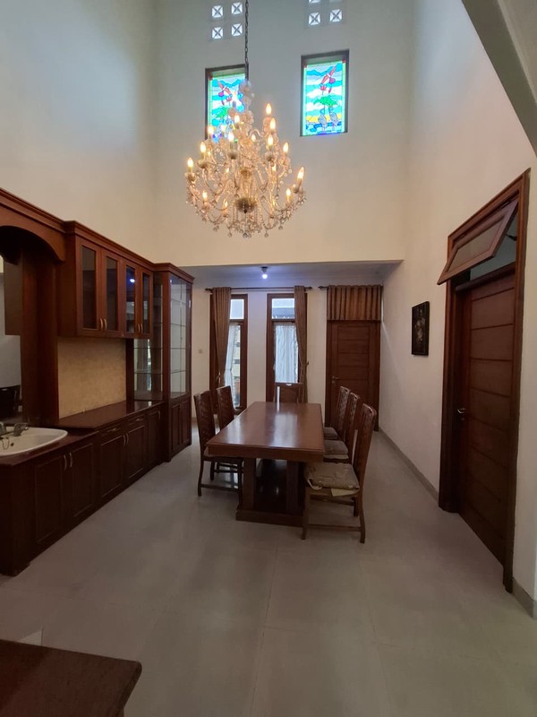 Disewakan Rumah Mewah Semi Furnish Dalam Perum Bale Agung, Sinduadi, Mlati, Sleman