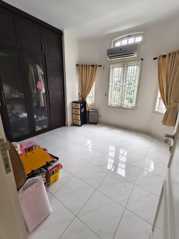 RUMAH PUSPITA LOKA BSD CITY, KAMAR UTAMA BESAR
