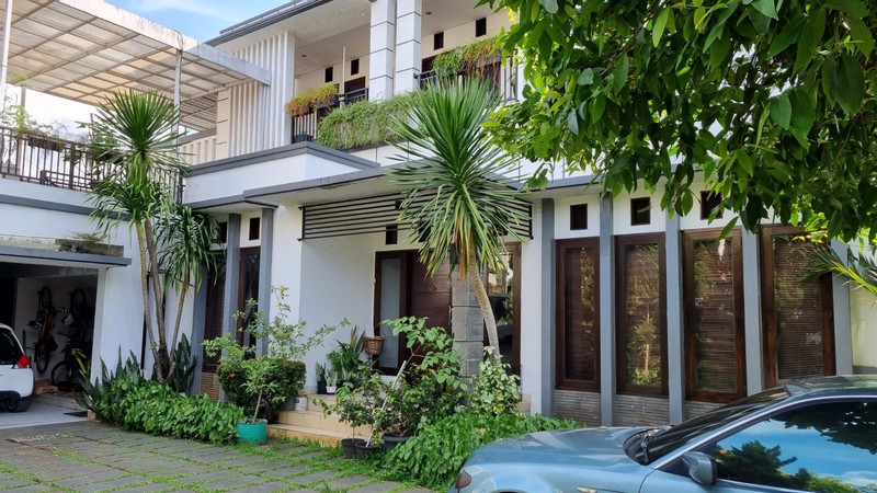 Rumah Bagus 2 Lantai di Cirendeu Luas 630 m2 Bangunan 400 m2, KT 6+1 KM 3+1