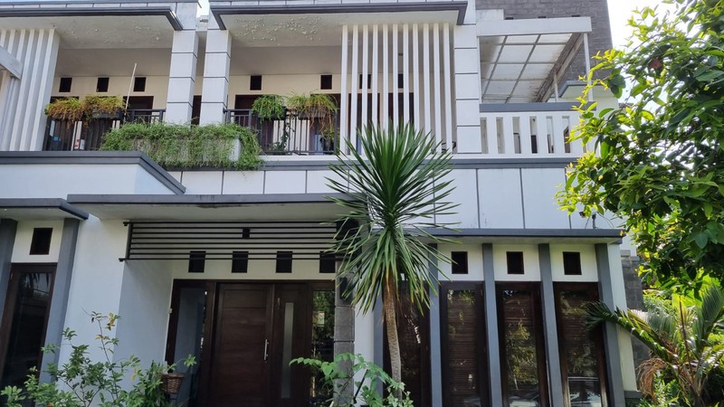 Rumah Bagus 2 Lantai di Cirendeu Luas 630 m2 Bangunan 400 m2, KT 6+1 KM 3+1