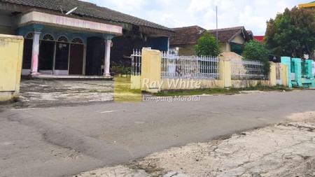 Dijual cepat Tanah dan bangunan 565m dekat Hotel sultan agung
