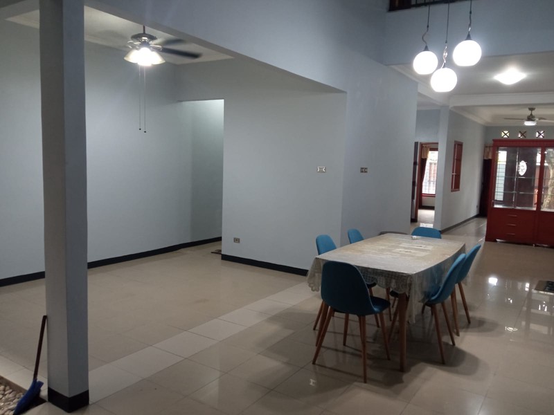 Rumah Bagus, Rapih dan Apik, siap huni di Bintaro - Jaksel