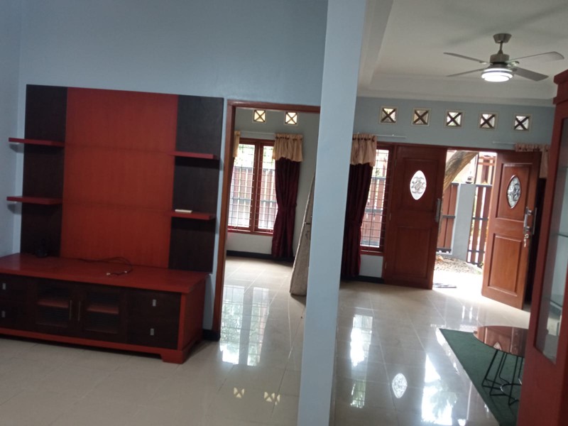 Rumah Bagus, Rapih dan Apik, siap huni di Bintaro - Jaksel