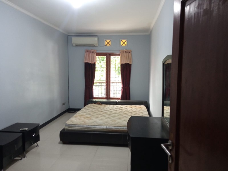 Rumah Bagus, Rapih dan Apik, siap huni di Bintaro - Jaksel