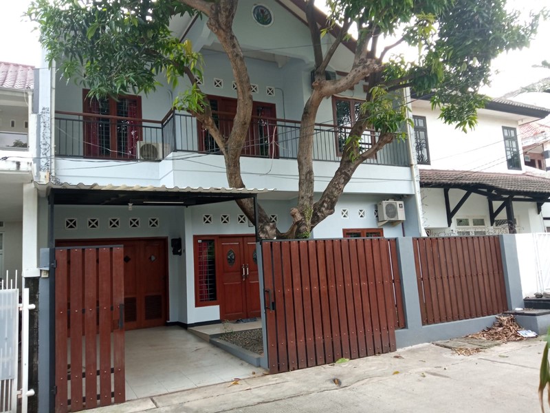 Rumah Bagus, Rapih dan Apik, siap huni di Bintaro - Jaksel