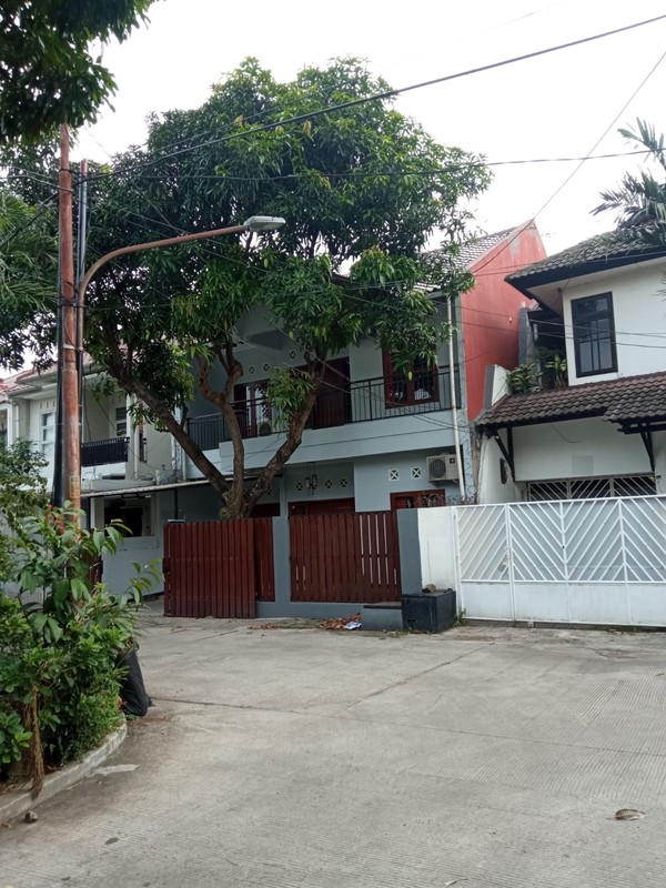 Rumah Bagus, Rapih dan Apik, siap huni di Bintaro - Jaksel