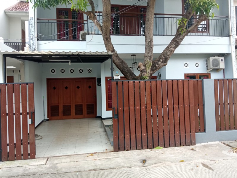 Rumah Bagus, Rapih dan Apik, siap huni di Bintaro - Jaksel