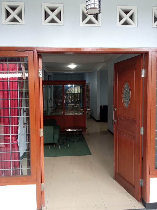 Rumah Bagus, Rapih dan Apik, siap huni di Bintaro - Jaksel