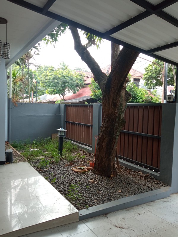 Rumah Bagus, Rapih dan Apik, siap huni di Bintaro - Jaksel