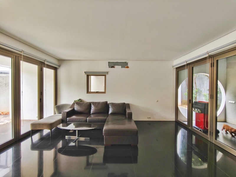 Rumah di Villa Gading Indah, Kelapa Gading, Rumah 2 Lantai bergaya villa modern