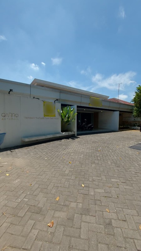 Sleek Two-Storey Office Space for Sale - Prime Position with Easy Access