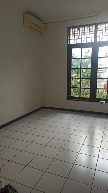 Rumah 2 Lantai Siap Huni KT 4+2 KM 1+1 SHM Lebak Bulus, Jakarta Selatan