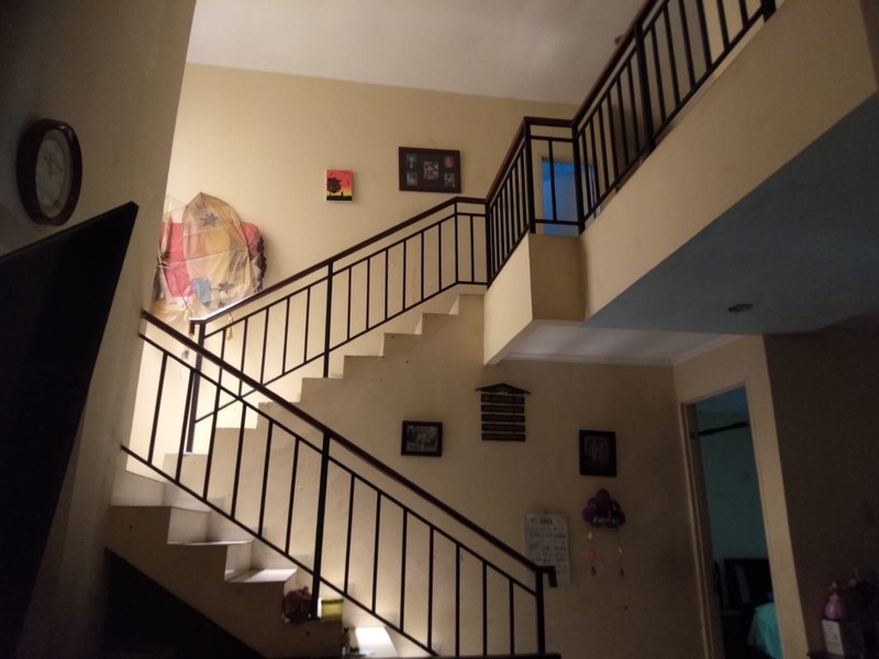 Rumah di Graha Raya KM 5 KT 4 dengan Luas 135 m2 dan Bangunan 200 m2 Surat SHM