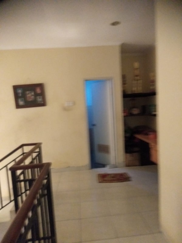 Rumah di Graha Raya KM 5 KT 4 dengan Luas 135 m2 dan Bangunan 200 m2 Surat SHM