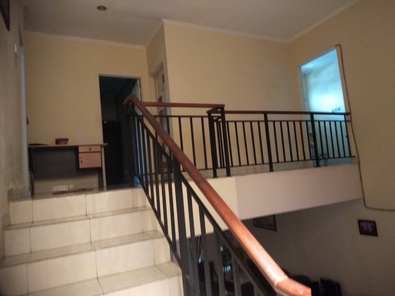 Rumah di Graha Raya KM 5 KT 4 dengan Luas 135 m2 dan Bangunan 200 m2 Surat SHM