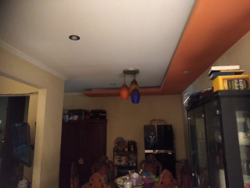 Rumah di Graha Raya KM 5 KT 4 dengan Luas 135 m2 dan Bangunan 200 m2 Surat SHM