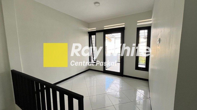Rumah Minimalis Bersih dan Nyaman Siap Huni di Ciwaruga Bandung