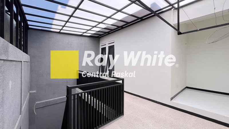 Rumah Minimalis Bersih dan Nyaman Siap Huni di Ciwaruga Bandung