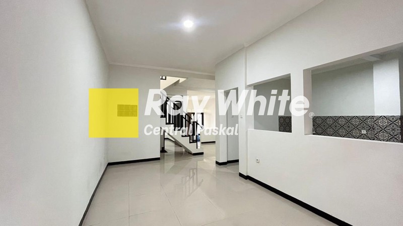 Rumah Minimalis Bersih dan Nyaman Siap Huni di Ciwaruga Bandung