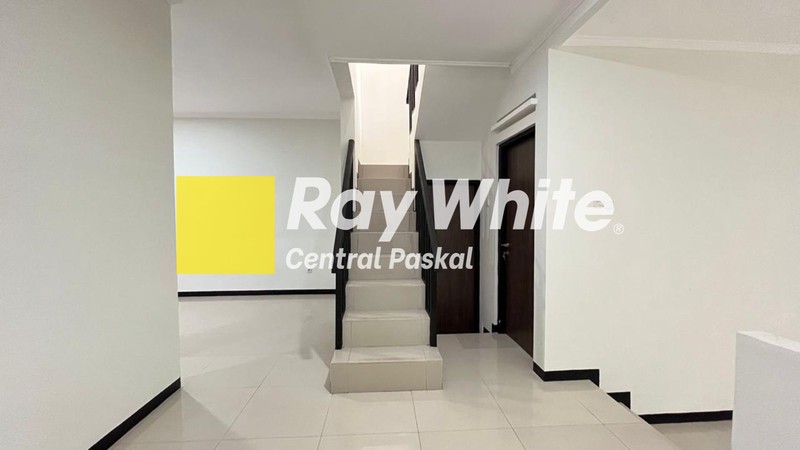 Rumah Minimalis Bersih dan Nyaman Siap Huni di Ciwaruga Bandung
