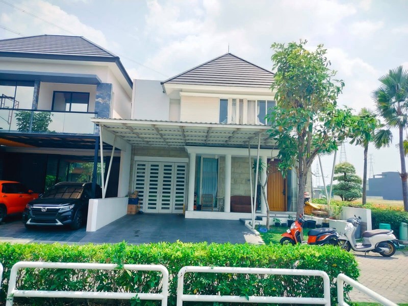 Rumah Dijual Citraland Greenlake Lakarsantri Surabaya Barat 