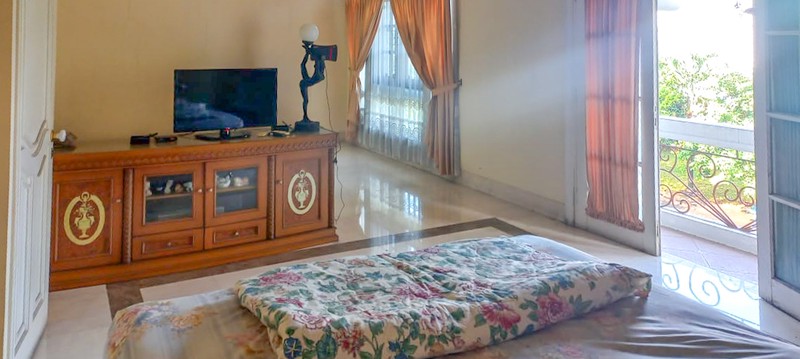 Rumah Mewah di Legenda Wisata Cibubur Akses Mudah ke Sentul City 