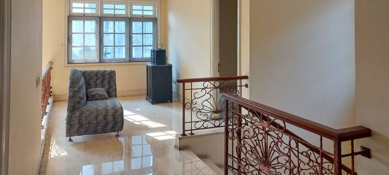 Rumah Mewah di Legenda Wisata Cibubur Akses Mudah ke Sentul City 