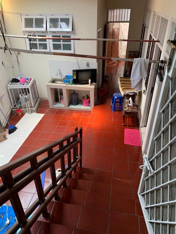 DIJUAL RUMAH MEWAH DAN NYAMAN DI LOKASI YANG AMAN DI JAGAKARSA