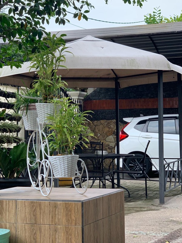 Turun Harga! Rumah Luas di Jemur Andayani Surabaya - Lokasi Emas Dekat Petra 5