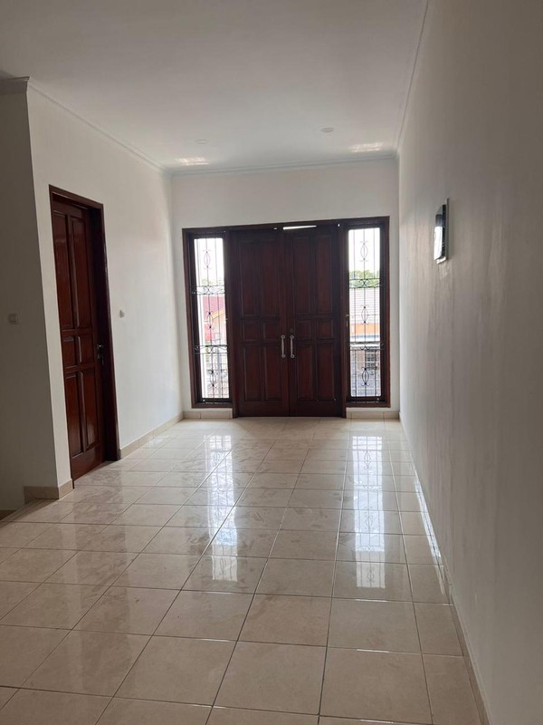 Rumah KT 3+1 KM 6 Surat SHM, Pulo Gadung Jakarta Timur