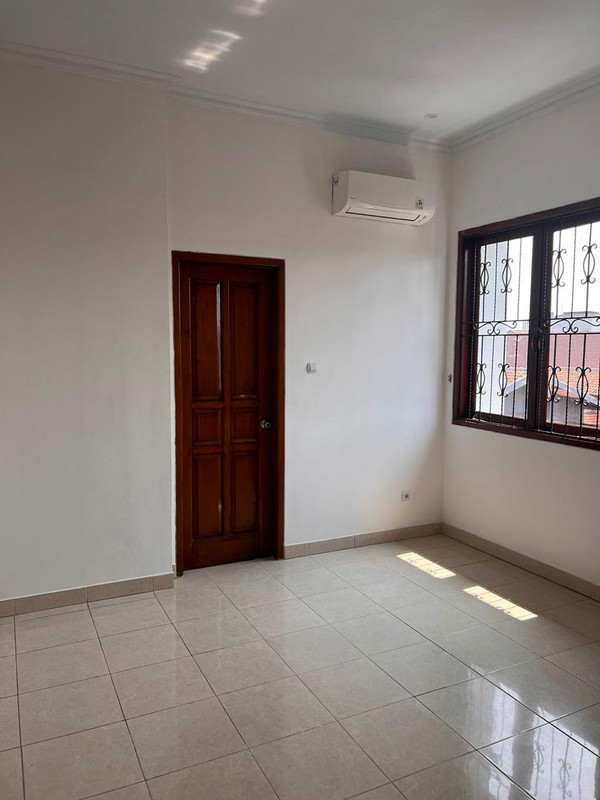 Rumah KT 3+1 KM 6 Surat SHM, Pulo Gadung Jakarta Timur