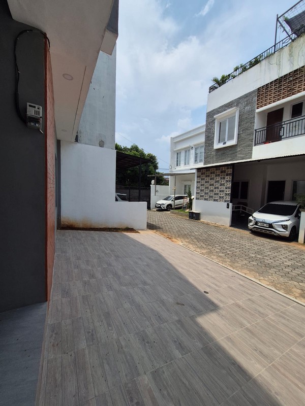 Rumah Baru Modern Minimalis 2 Lantai di Cinere - dekat ke Tol dan Mal
