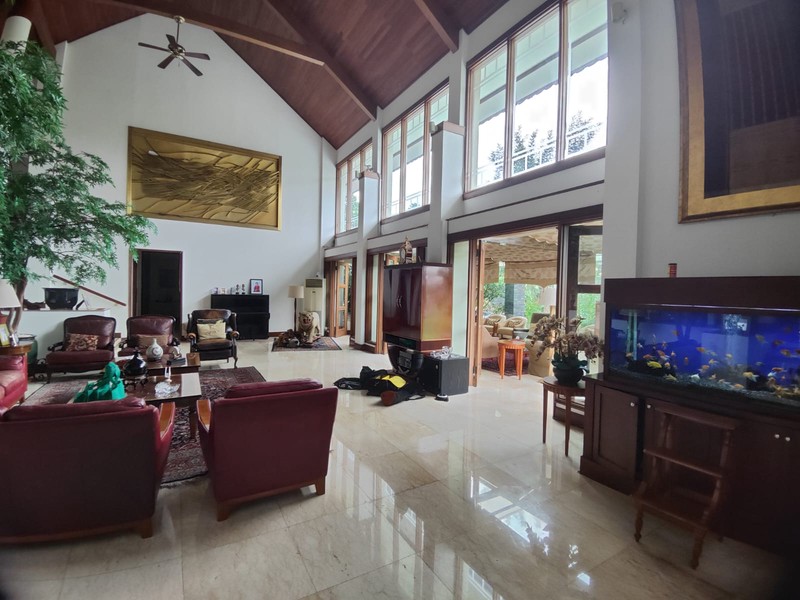 Rumah Asri Dengan Halaman Luas @Lebak Bulus, Jakarta Selatan