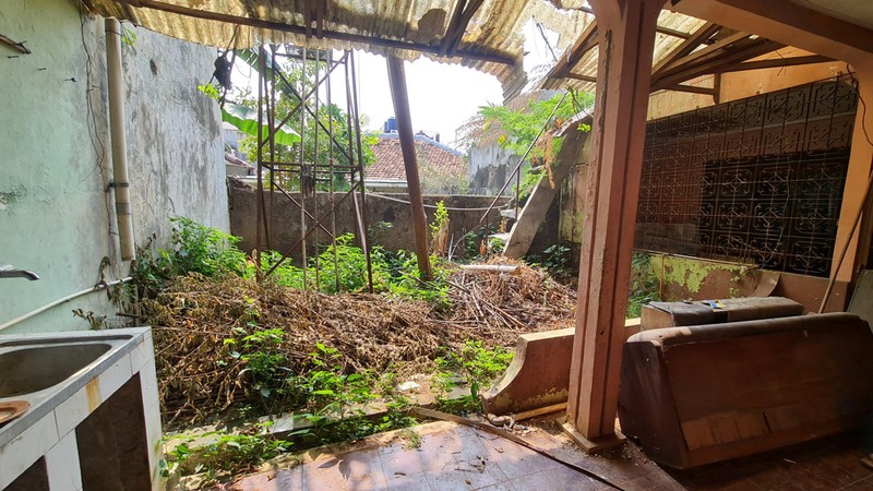 TURUN HARGA: Rumah Di Sebrang Kota Kasablanka di Palbatu Tebet, Hanya Harga Tanah