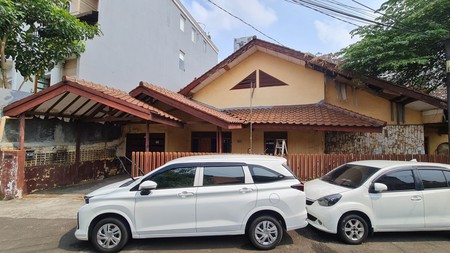 TURUN HARGA: Rumah Di Sebrang Kota Kasablanka di Palbatu Tebet, Hanya Harga Tanah