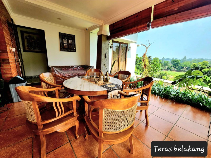 Rumah Design Villa Tropis Dengan Pemandangan Alam Di Ciater, Serpong