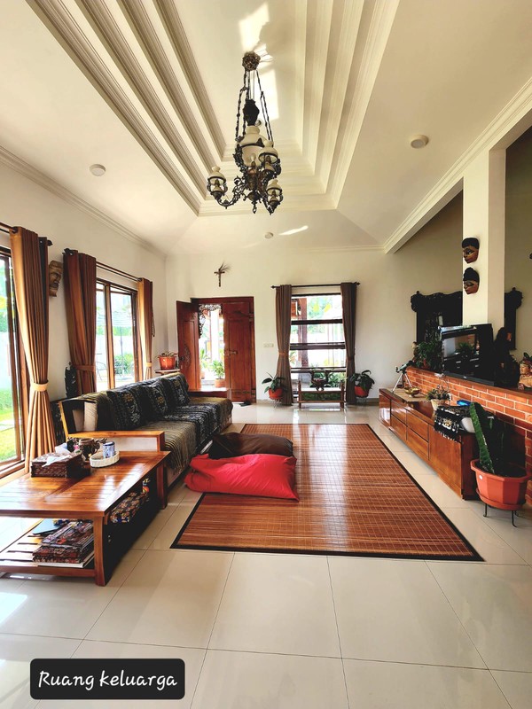 Rumah Design Villa Tropis Dengan Pemandangan Alam Di Ciater, Serpong