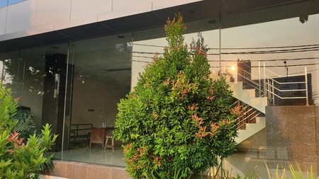 Gedung Kantor 6 1/2 Lantai + Basement Dijual dan Disewa Lokasi Cikini Jakpus