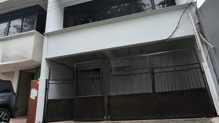 Rukan Lokasi Strategis Cocok untuk Kantor, Ruang Usaha & Tempat Tinggal