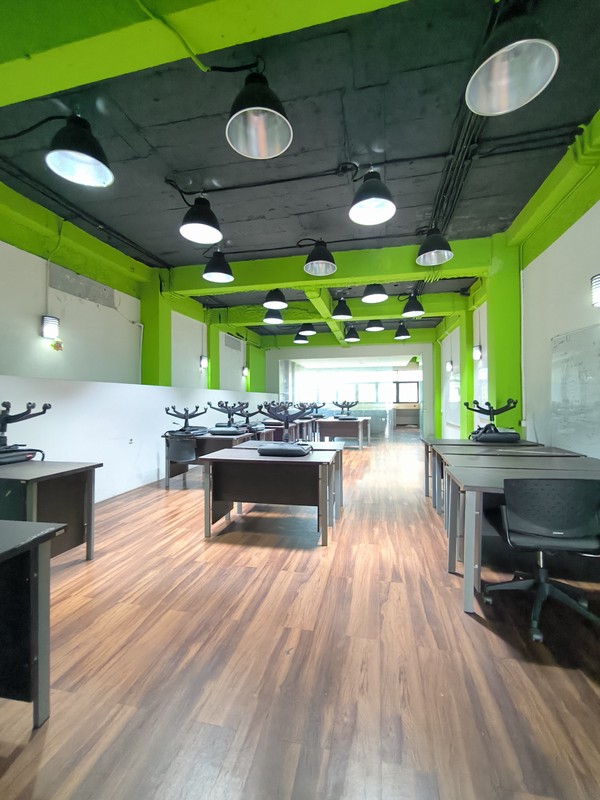 Rukan Lokasi Strategis Cocok untuk Kantor, Ruang Usaha & Tempat Tinggal